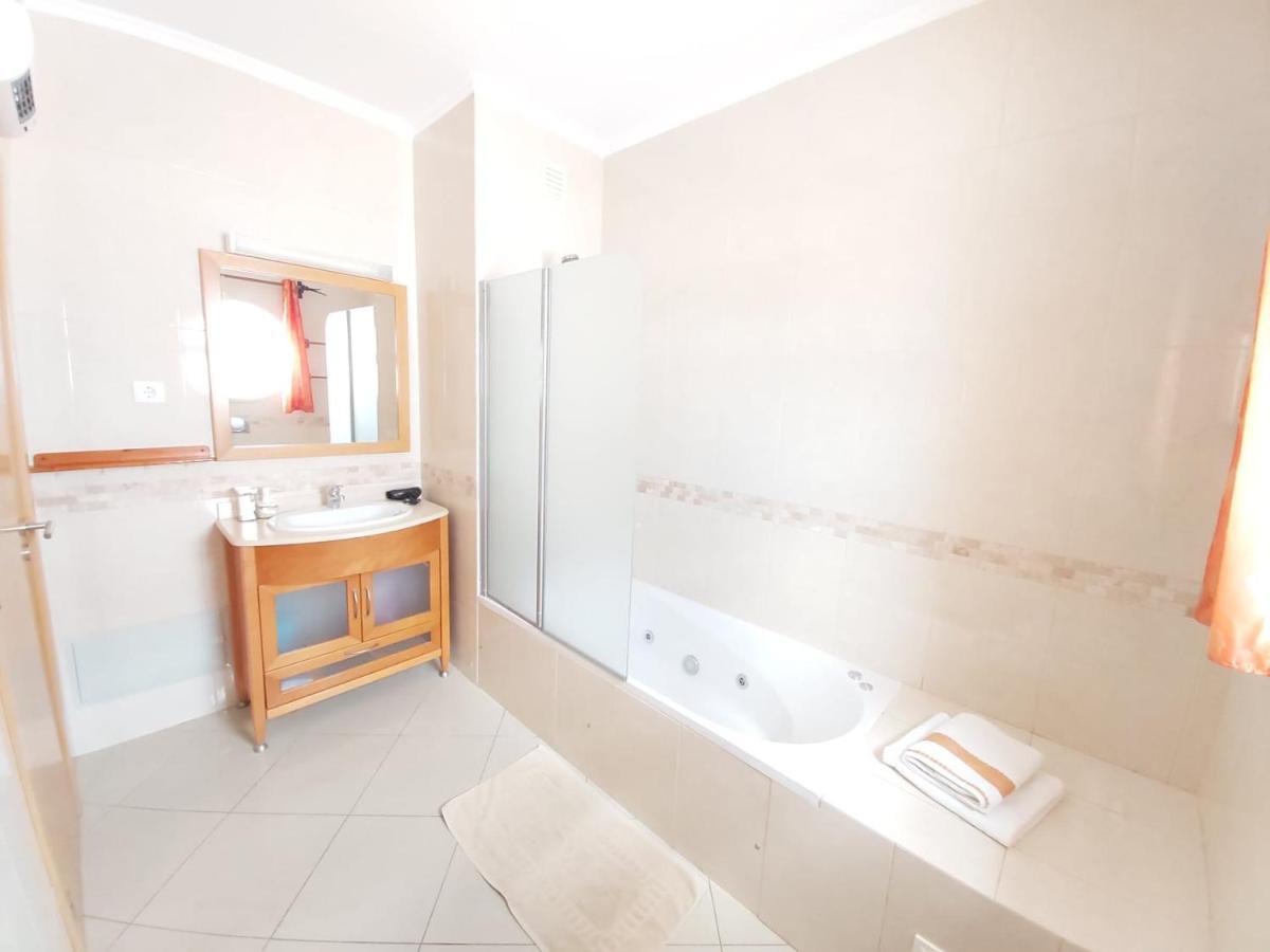 Appartamento Penthouse With Sea Views Albufeira Esterno foto